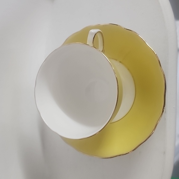 All Yellow Tea Cup & Saucer, Colclough Ridgway Potteries England, Yellow 1950 - Picture 5 of 5